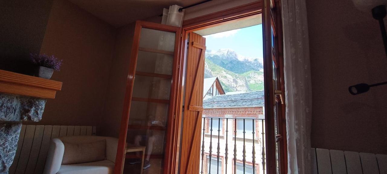 Apartamento El Refugio De Sara Benasque Exterior foto