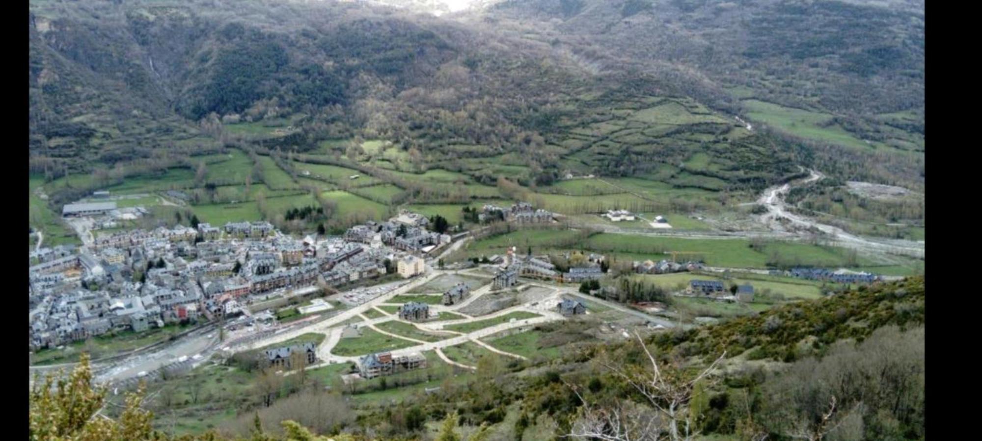 Apartamento El Refugio De Sara Benasque Exterior foto